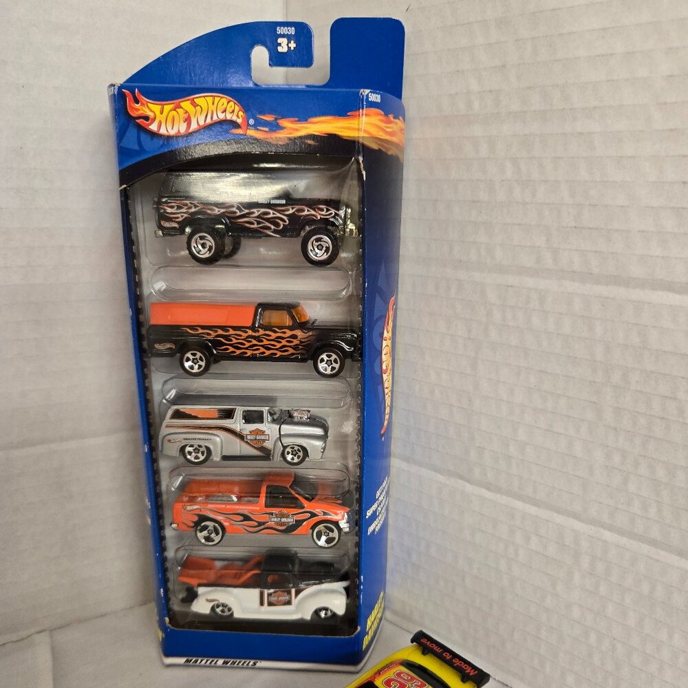 Pack of Harley Davison Hot Wheels collectors New